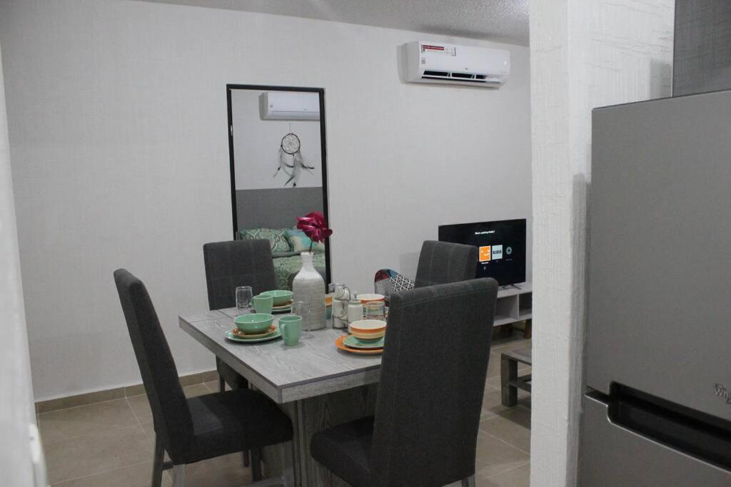 Ferienwohnung Depa De Playa C/Alberca Cerca De La 5A Avenida Playa del Carmen Exterior foto